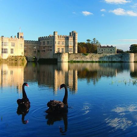 Leeds Castle Stable Courtyard Bed And Breakfast Maidstone Extérieur photo