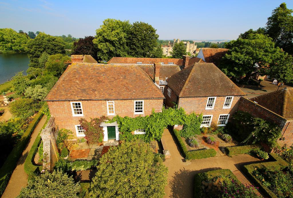 Leeds Castle Stable Courtyard Bed And Breakfast Maidstone Extérieur photo