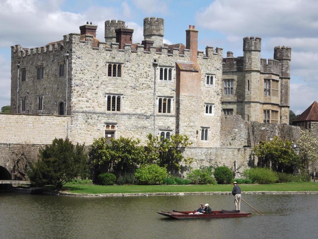 Leeds Castle Stable Courtyard Bed And Breakfast Maidstone Extérieur photo