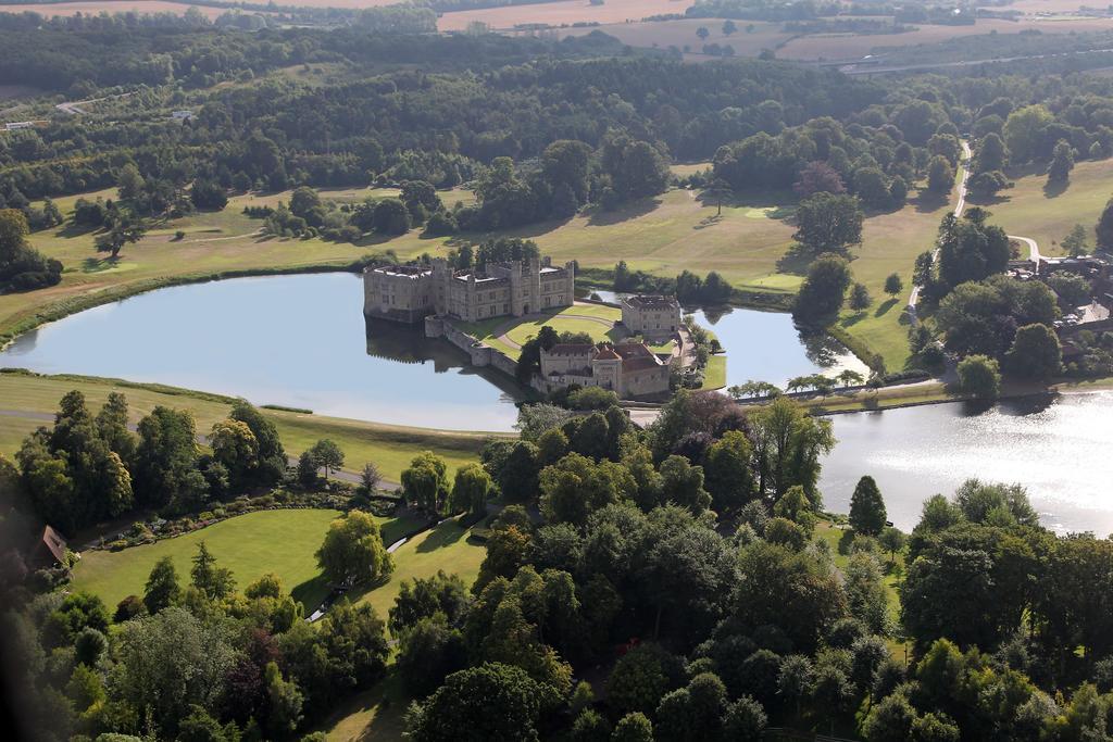 Leeds Castle Stable Courtyard Bed And Breakfast Maidstone Extérieur photo